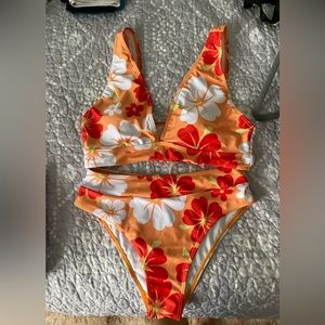 Size small beautiful colored bathing suit